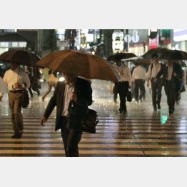 バケツをひっくり返したよう／（Ｃ）日刊ゲンダイ