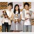 不仲説を一蹴したWat（中央は小島瑠璃子）／（Ｃ）日刊ゲンダイ