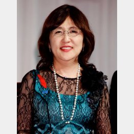 昨年は「メガネベストドレッサー」受賞／（Ｃ）日刊ゲンダイ