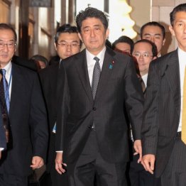 人事はおもちゃ／（Ｃ）日刊ゲンダイ