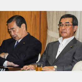 火花散らす溝手参院会長と脇参院幹事長／（Ｃ）日刊ゲンダイ