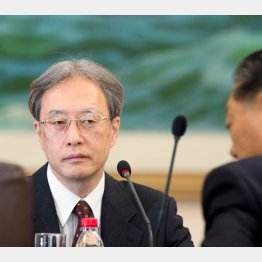 何を聞かれても「首相に報告してから」と伊原局長／（Ｃ）ＡＰ