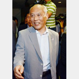 外遊でいつも留守／（Ｃ）日刊ゲンダイ