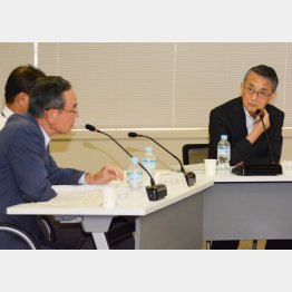 原子力規制委の田中俊一委員長（右）／（Ｃ）日刊ゲンダイ