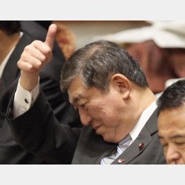 「知恵を絞れ」と言われても…／（Ｃ）日刊ゲンダイ