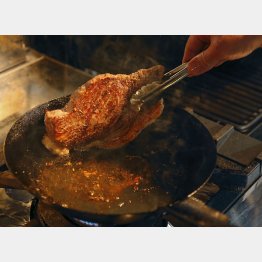 毎食１２０グラムの野菜と一緒に／（Ｃ）日刊ゲンダイ