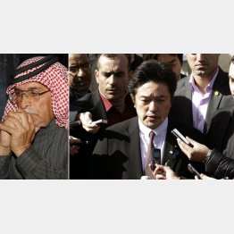 息子の無事を祈るムアス・カサスベ中尉の父親（左）と中山副外務大臣／（Ｃ）ＡＰ