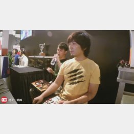 世界中が注目する梅原さん（ユーチューブから）