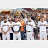 試合前のイベントで盛り上がる原監督と選手だが…（Ｃ）日刊ゲンダイ