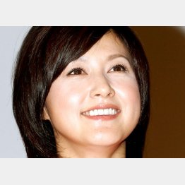 藤原紀香も歯は真っ白！（Ｃ）日刊ゲンダイ