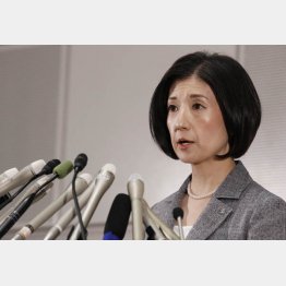 久美子社長はバッサリやるのか（Ｃ）日刊ゲンダイ