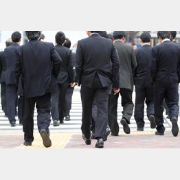 働けど働けど…（Ｃ）日刊ゲンダイ