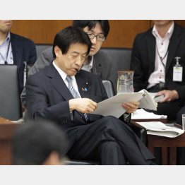 「謝罪文」の誤りをスルー（塩崎厚労相）／（Ｃ）日刊ゲンダイ