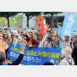 第２次安倍政権発以降、非正規雇用者は１２６万人も増えている（Ｃ）日刊ゲンダイ