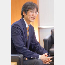 「安倍政権に強い危機感」と訴える施氏（Ｃ）日刊ゲンダイ