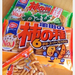 「亀田の柿の種」には現在さまざまなフレーバーが（Ｃ）日刊ゲンダイ