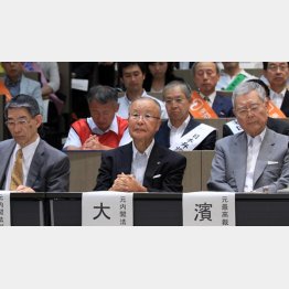 安保法案廃案運動の会見（中央が大森政輔・元内閣法制局長官）（Ｃ）日刊ゲンダイ