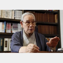 マスコミの幼稚化も指摘する（Ｃ）日刊ゲンダイ