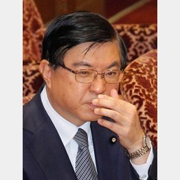 磯崎補佐官（Ｃ）日刊ゲンダイ