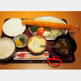 日本一の35センチえびふりゃ～（提供写真）