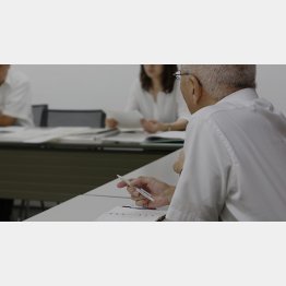 女より男の方が厄介…（Ｃ）日刊ゲンダイ