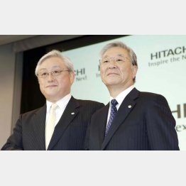 親会社も無傷ではいられない（日立製作所の東原社長＝左と中西会長）／（Ｃ）日刊ゲンダイ