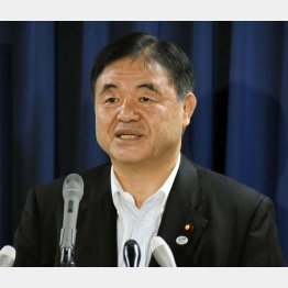 相次ぐ問題噴出に遠藤五輪相も頭が痛い（Ｃ）日刊ゲンダイ