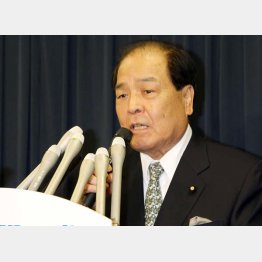 勝手にカネを引き出していいのか／（Ｃ）日刊ゲンダイ