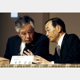 国会で説明すべき（旭化成の浅野社長・右と平居副社長）／（Ｃ）日刊ゲンダイ