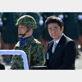 だったらなぜ安保法成立を急いだのか（Ｃ）日刊ゲンダイ