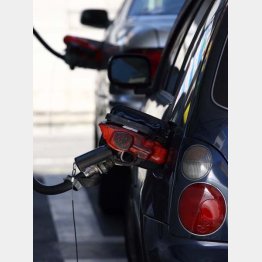 ガソリン安は助かるが…（Ｃ）日刊ゲンダイ