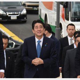 詐欺師同然（Ｃ）日刊ゲンダイ