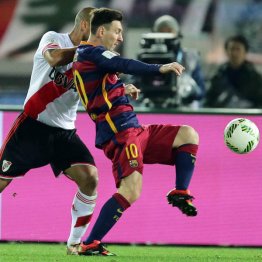 メッシの先制点のシーン（Ｃ ）六川則夫／ラ・ストラーダ