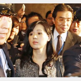 触らぬ神に祟りなし…（Ｃ）日刊ゲンダイ