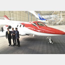初号機を引き渡したホンダジェット（Ｃ）日刊ゲンダイ