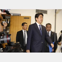 下っ端の番記者ともズブズブの関係（Ｃ）日刊ゲンダイ