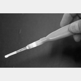 光る耳かき（Ｃ）日刊ゲンダイ