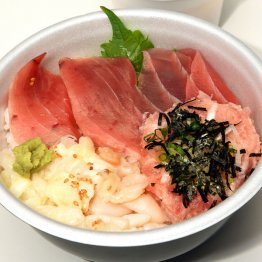 海鮮どんぶり　銀八丼（Ｃ）日刊ゲンダイ