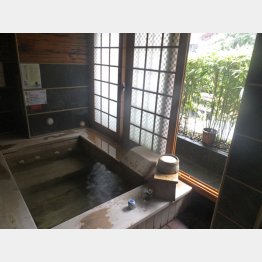 「フルムーンスパ」の各部屋の桧風呂（提供写真）