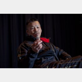 「まだヨボヨボちゃうねん」と辰吉丈一郎さん（Ｃ）日刊ゲンダイ