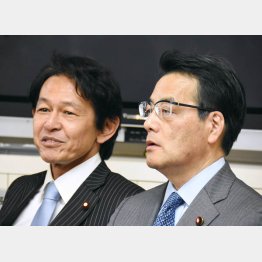 民主・岡田代表（右）と維新・松野代表／（Ｃ）日刊ゲンダイ