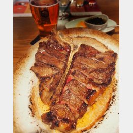 ８００グラムのＴボーン！（Ｃ）日刊ゲンダイ