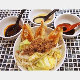 「立吉餃子」の『特製餃子丼』（Ｃ）日刊ゲンダイ