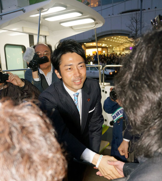 誕生日の予定をすべてキャンセル（Ｃ）日刊ゲンダイ