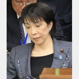 高市総務相はメディアをドーカツ（Ｃ）日刊ゲンダイ