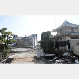 重い瓦屋根は危ない（Ｃ）日刊ゲンダイ