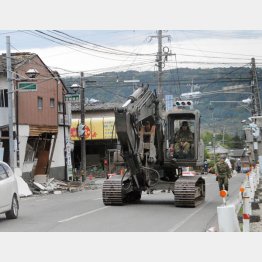 熊本地震に機動隊３５００人（Ｃ）日刊ゲンダイ
