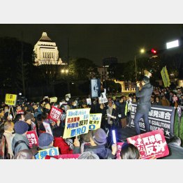 国会前の反原発デモ集会（Ｃ）日刊ゲンダイ