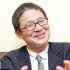 インタビューに答える山本一郎監督（Ｃ）日刊ゲンダイ