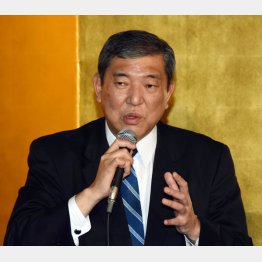 石破地方創生相（都内で）／（Ｃ）日刊ゲンダイ